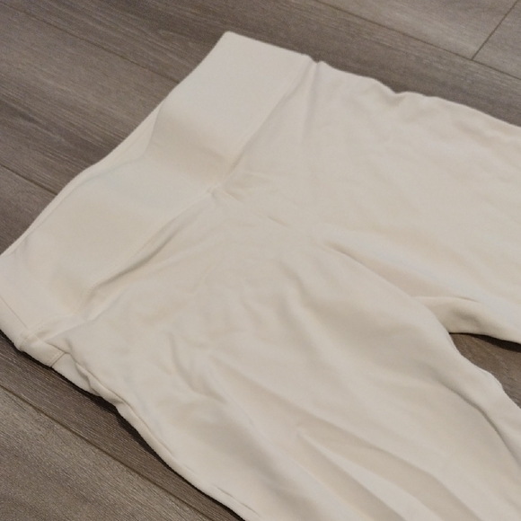 Vince Camuto Women's - Picture 3 of 10